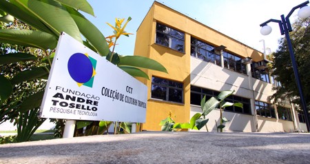 Prédio da Coleção de Culturas Tropical.